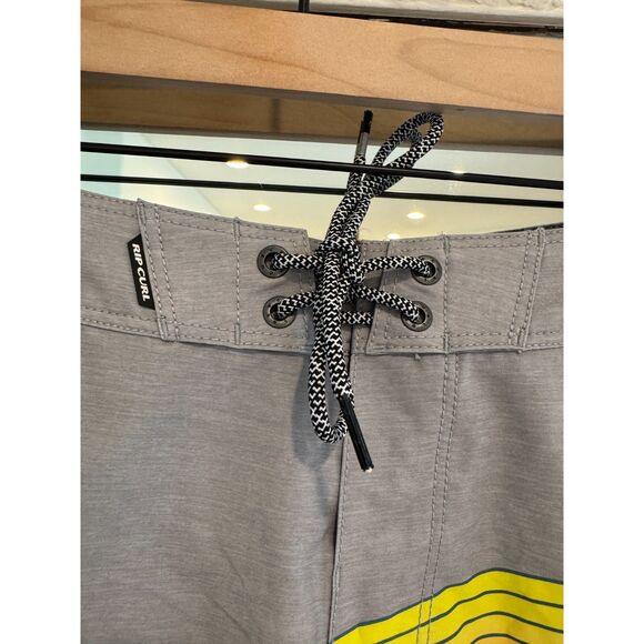 Rip Curl Men's Mirage Invert Stretch 20" Gray Colorblock Board Short Size 32 NWT - Picture 5 of 7